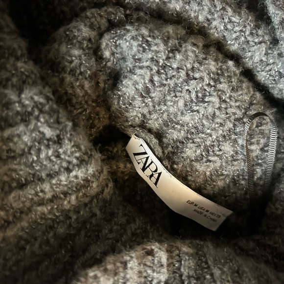 Oversized Cowl Neck Grey Sweater Women’s Size Medium - Picture 4 of 9